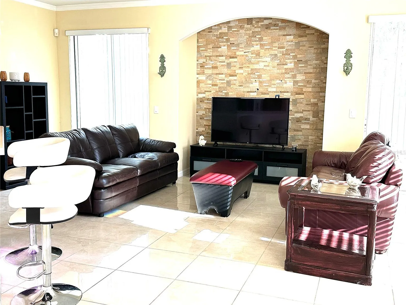 3 bed, 2.5 bath, 1705 sqft, $2,000 — Photo 4