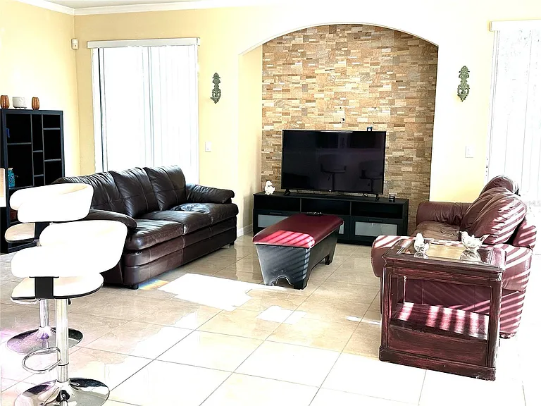 1971 Estancia Cir — Photo 4