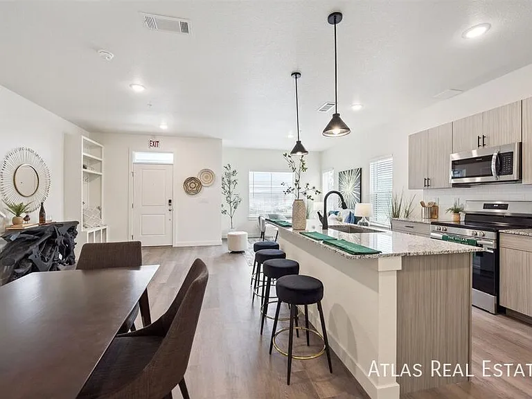 The Villas at Ridgeline Vista — Photo 102