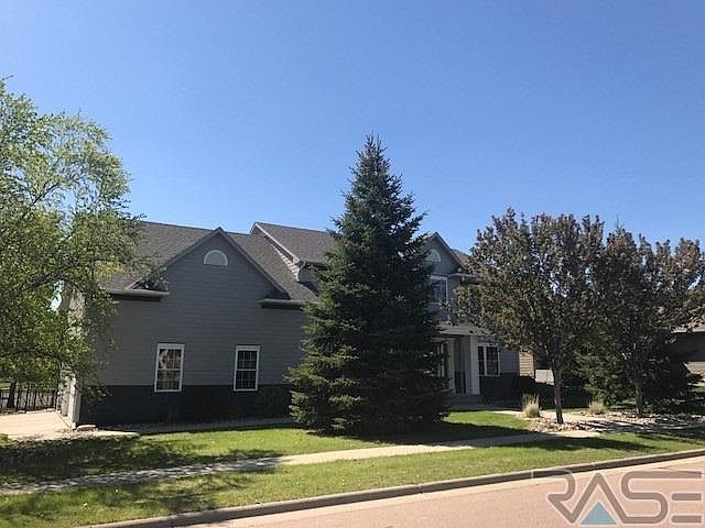 1st image of 901 W Sterling Oak Dr