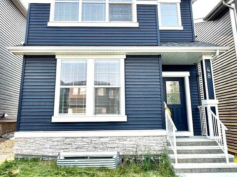 48 Ambleside Cres NW #1 — Photo 2