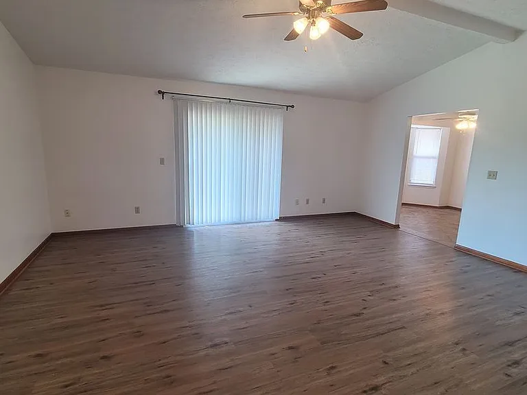 7709 Betty Louise Dr — Photo 2