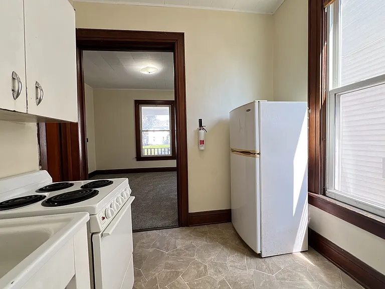 1260 University Ave #1 — Photo 5