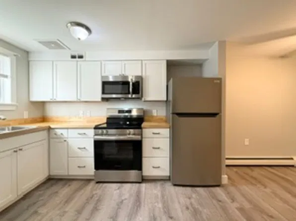 Monmouth Village Apartments LLC (Pine Ridge Estates), 293 Blue Rd #3, Monmouth, ME 04259