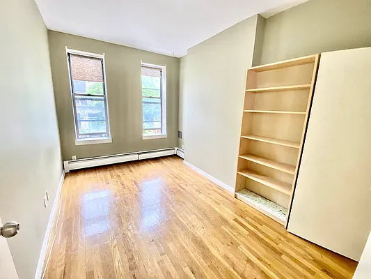 Rented by Realty Nerd | media 8