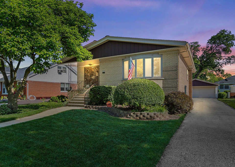 1st image of 5217 W 105th Pl
