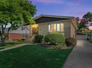 5217 W 105th Pl, Oak Lawn, IL 60453