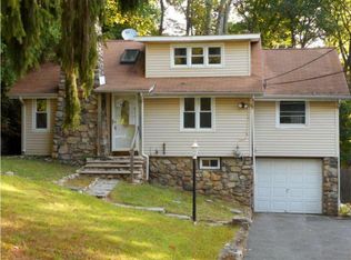 218 Alturas Rd, Highland Lakes, NJ 07422