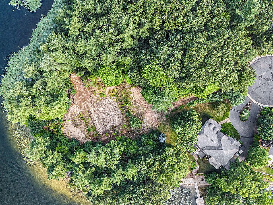 1st image of 12487 Horseshoe Dr NE