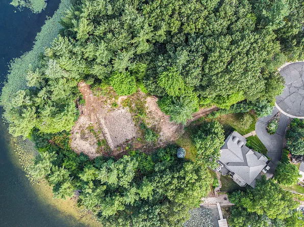 12487 Horseshoe Dr NE, Gowen, MI 49326