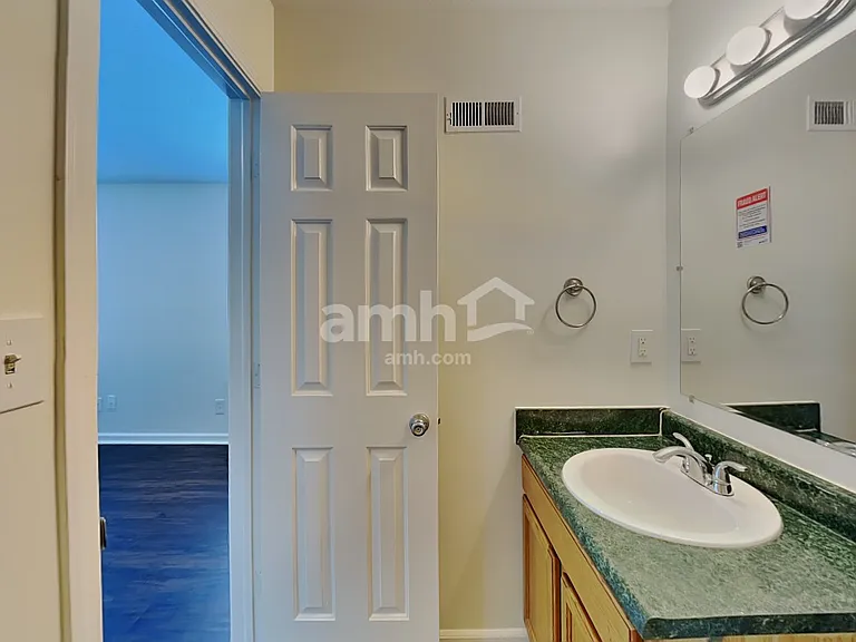 5223 Waterton Lakes Dr — Photo 9
