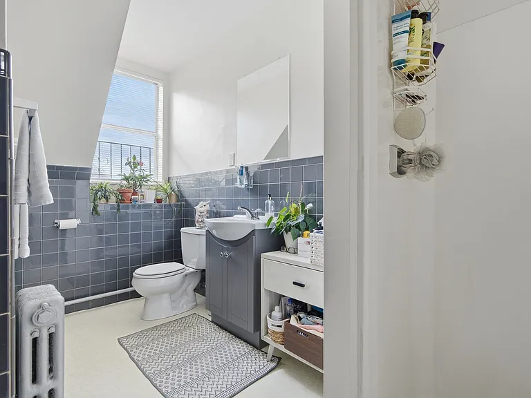 35 Washington Ave #3 — Photo 6