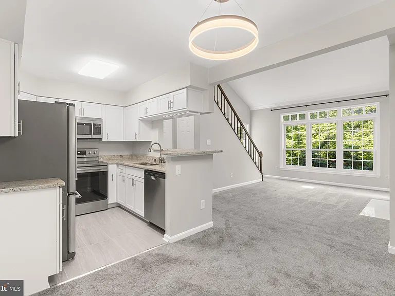 2221 Lovedale Ln #I — Photo 5