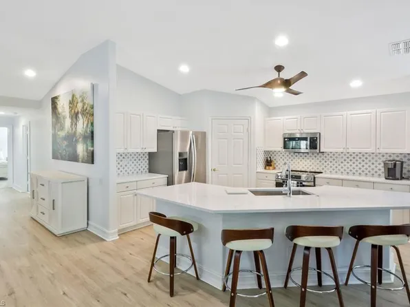 905 Carrick Bend CIR #201, NAPLES, FL 34110