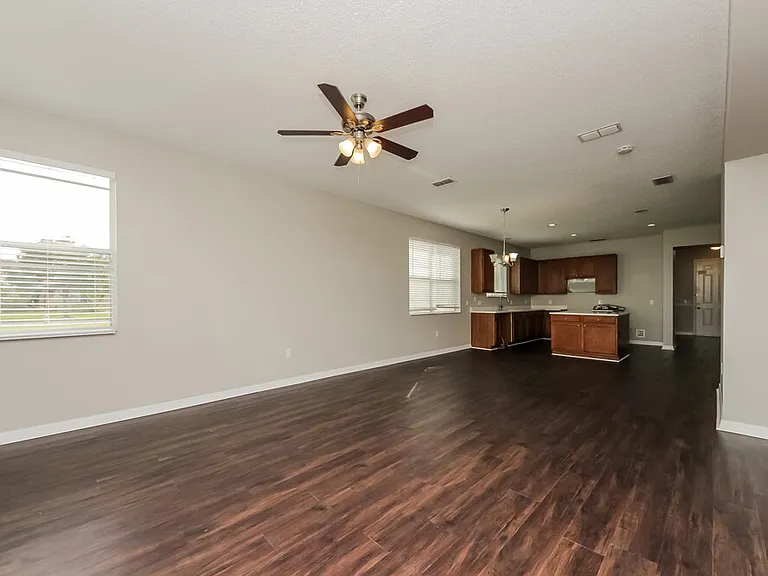 917 Anchorage Ln — Photo 4