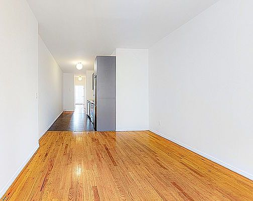2nd image of 373 W 126th St #4C