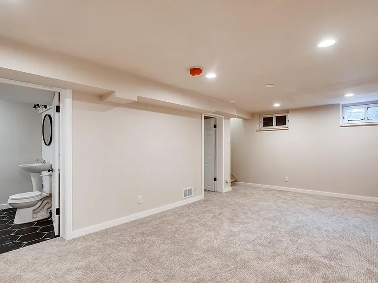 5760 Dudley St — Photo 18