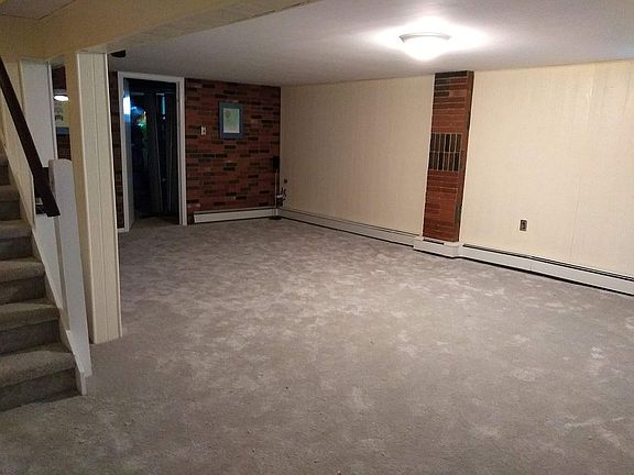 3rd image of 2805 E Oakland Dr