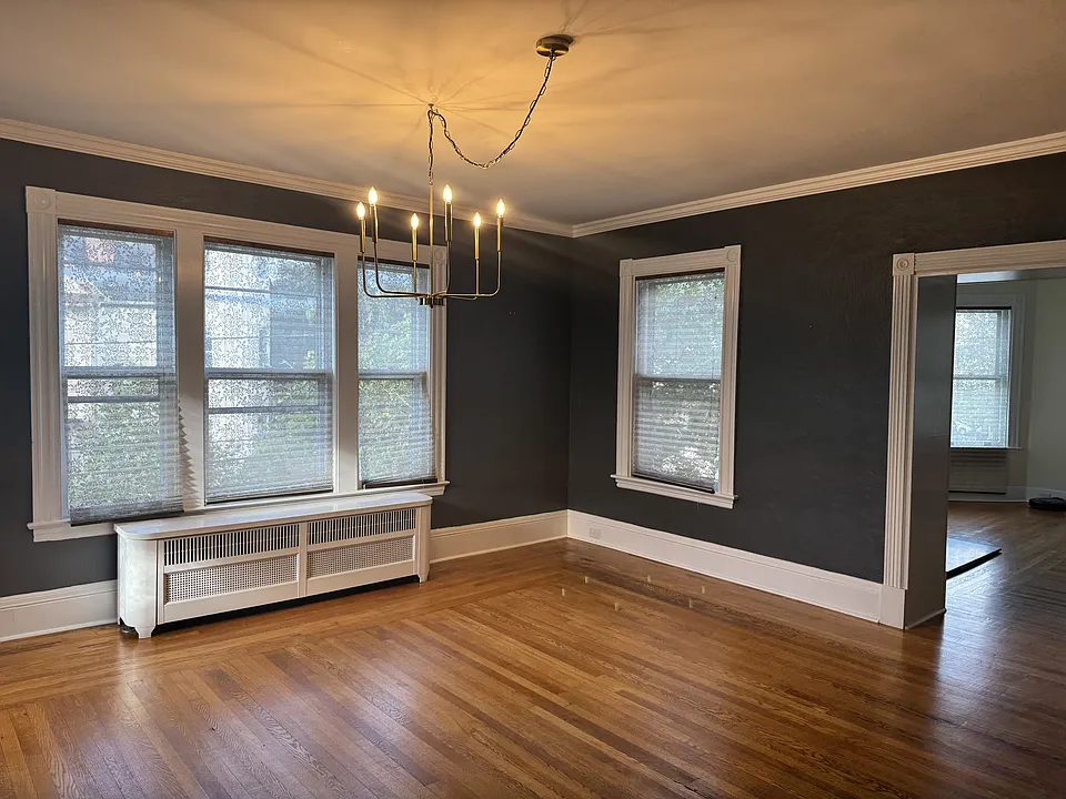 Dining room (pic 1)