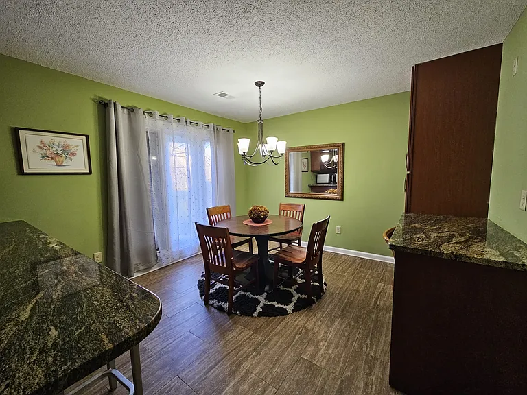 2566 Vauxhall Pl — Photo 35