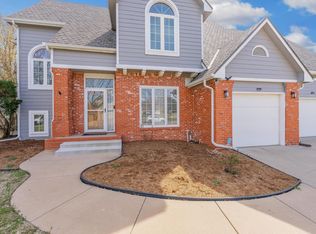 2710 N Dublin Cir, Wichita, KS 67226