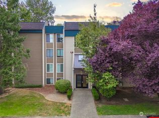 701 SW 5th Ct APT B204, Renton, WA 98057