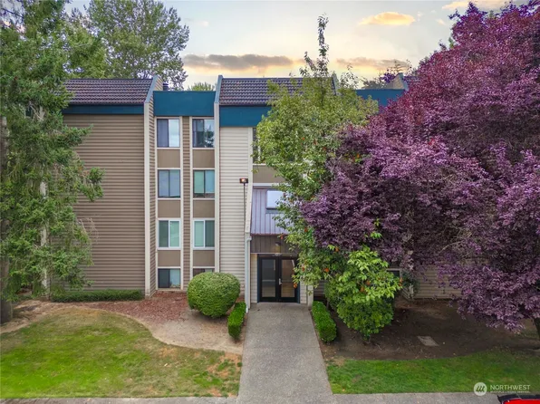 701 SW 5th Court #B204, Renton, WA 98057