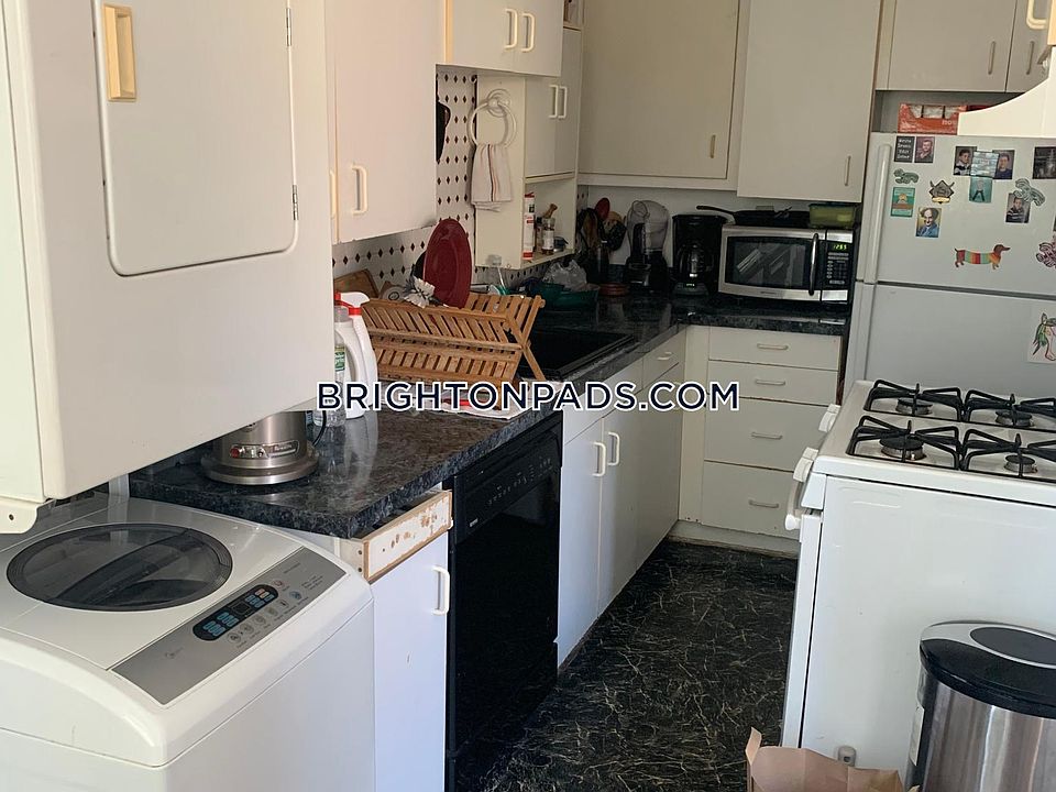 2nd image of 1607 Commonwealth Ave #171