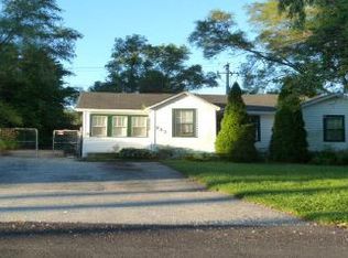 737 Tomahawk Trl, Round Lake Heights, IL 60073