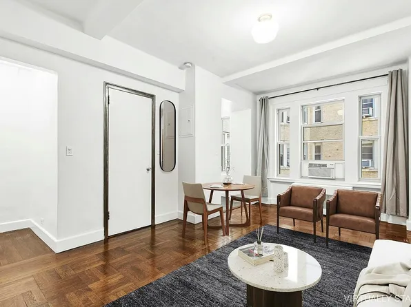 24 5th Ave APT 818, New York, NY 10011