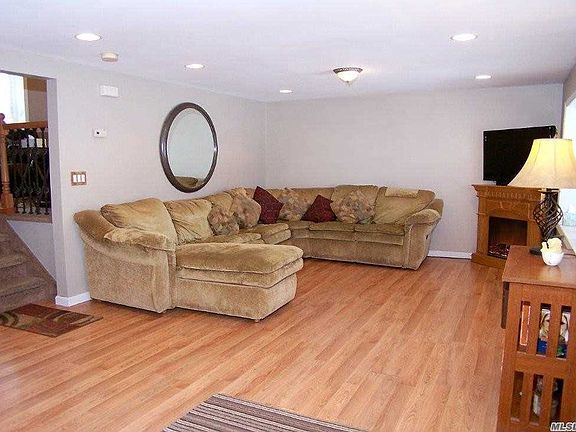 3rd image of 43 Continental Dr
