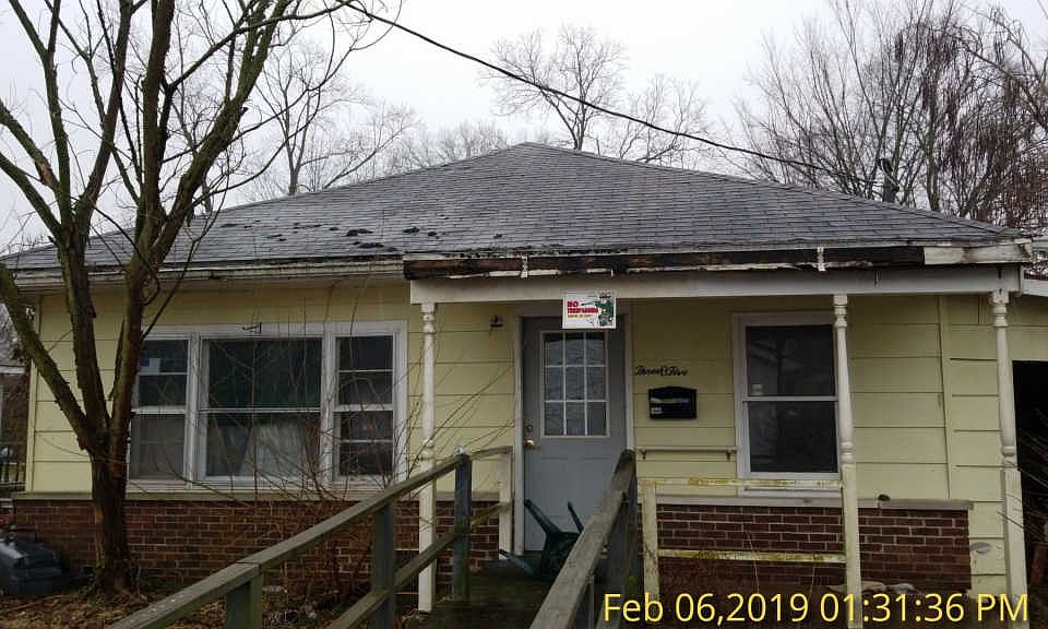 1st image of 305 W 12th St