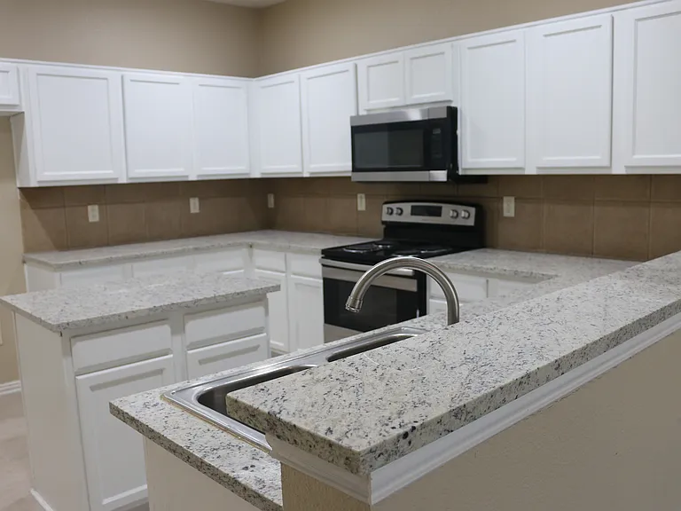 327 Regency Dr — Photo 10