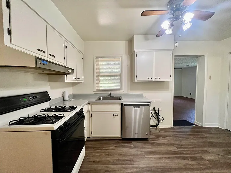 1384 Woodston Rd — Photo 14