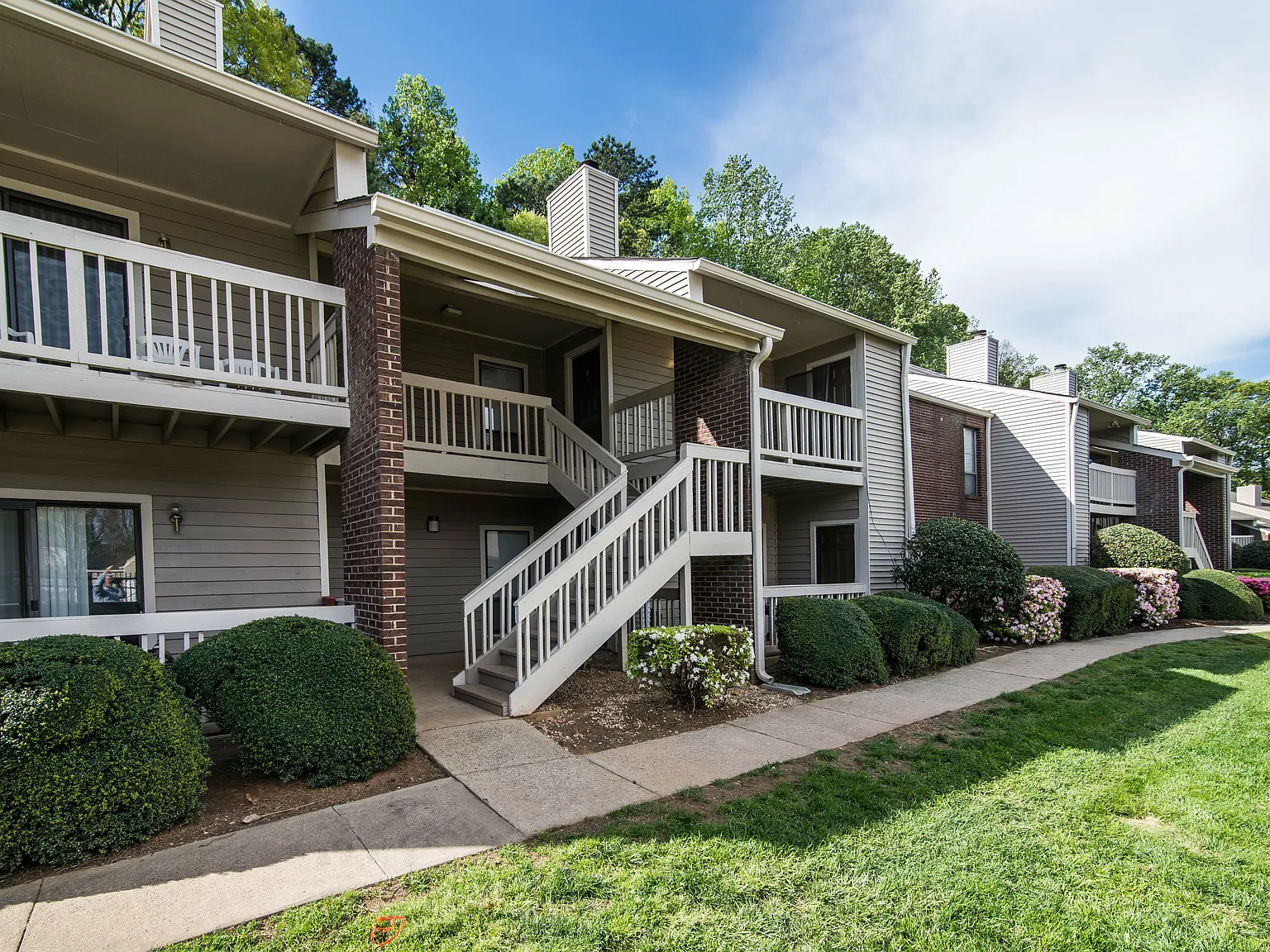 Devonwood Apartment Homes — Photo 4