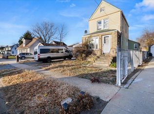 139-16 219th St, Springfield Gardens, NY 11413