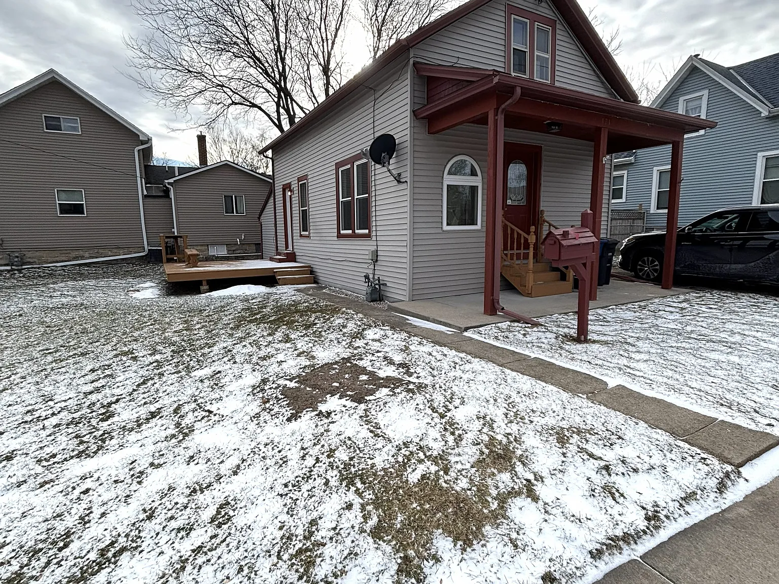 3 bed, 837 sqft, $1,000 — Photo 2