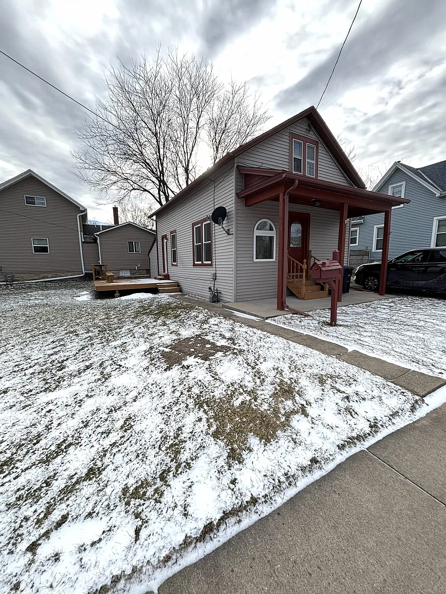 Building Photo - 121 E Melvin Ave