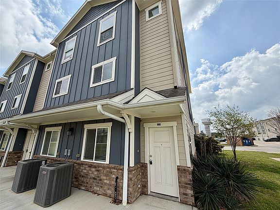 2nd image of 21155 Gosling Rd #27D