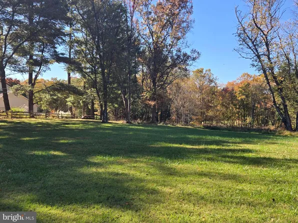 15204 Water Oak Dr, Gaithersburg, MD 20878