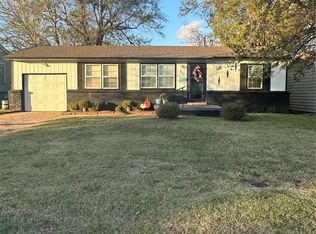 2105 W 49th St, Tulsa, OK 74107