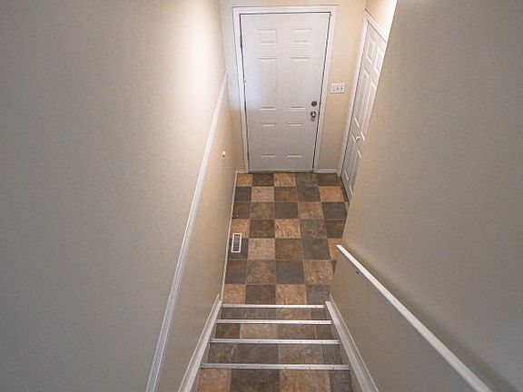 4th image of 9218 94a Ave #B
