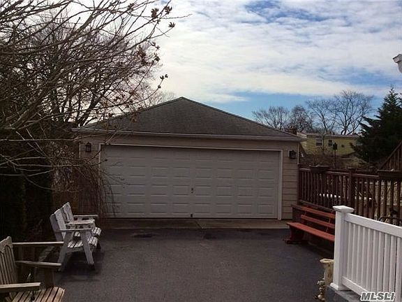 2nd image of 128 Parkdale Dr