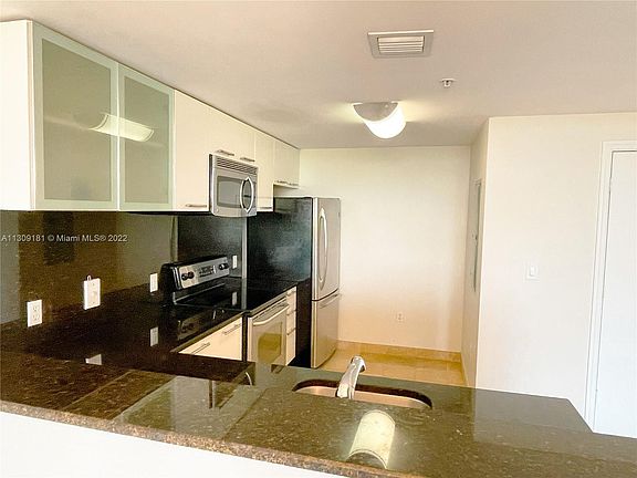 3rd image of 3339 Virginia St Ph 29