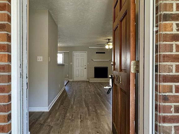 2nd image of 204 Fair Oaks Dr
