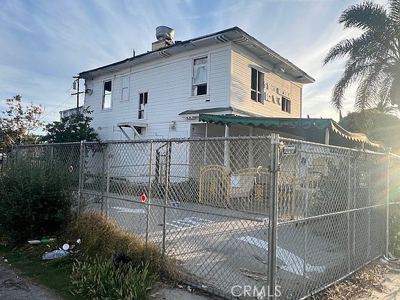 3rd image of 604 E Mission Blvd
