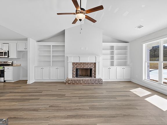 5th image of 226 Airport Rd #10