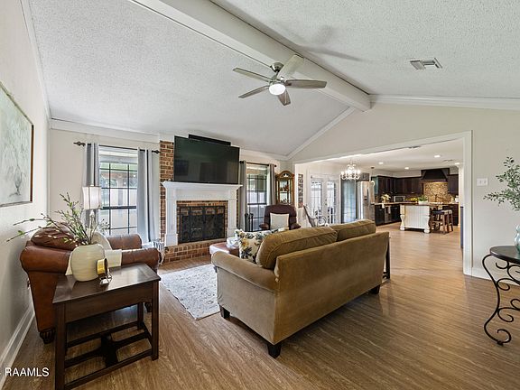 5th image of 106 Vivian Dr
