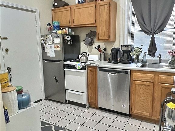 4th image of 1476 Beacon St #14