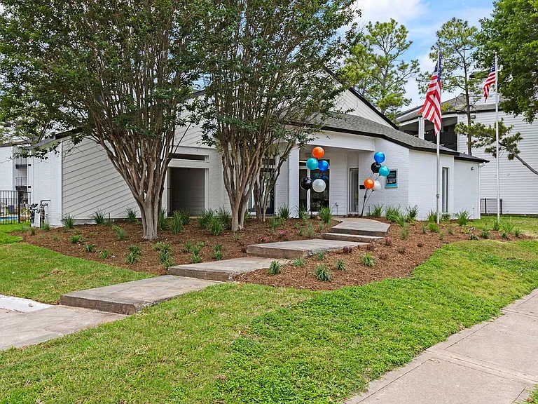 Leasing Center